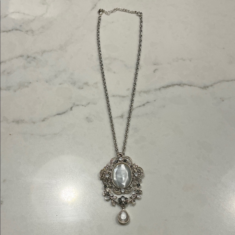 AVON vintage Avon pendant necklace